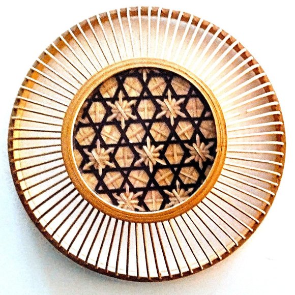 VTG Ribbed Bamboo Basket w/Lid ~ 7.25" Diam. Intricate 2-Tone Woven Inset ~ EVC! - Picture 8 of 12